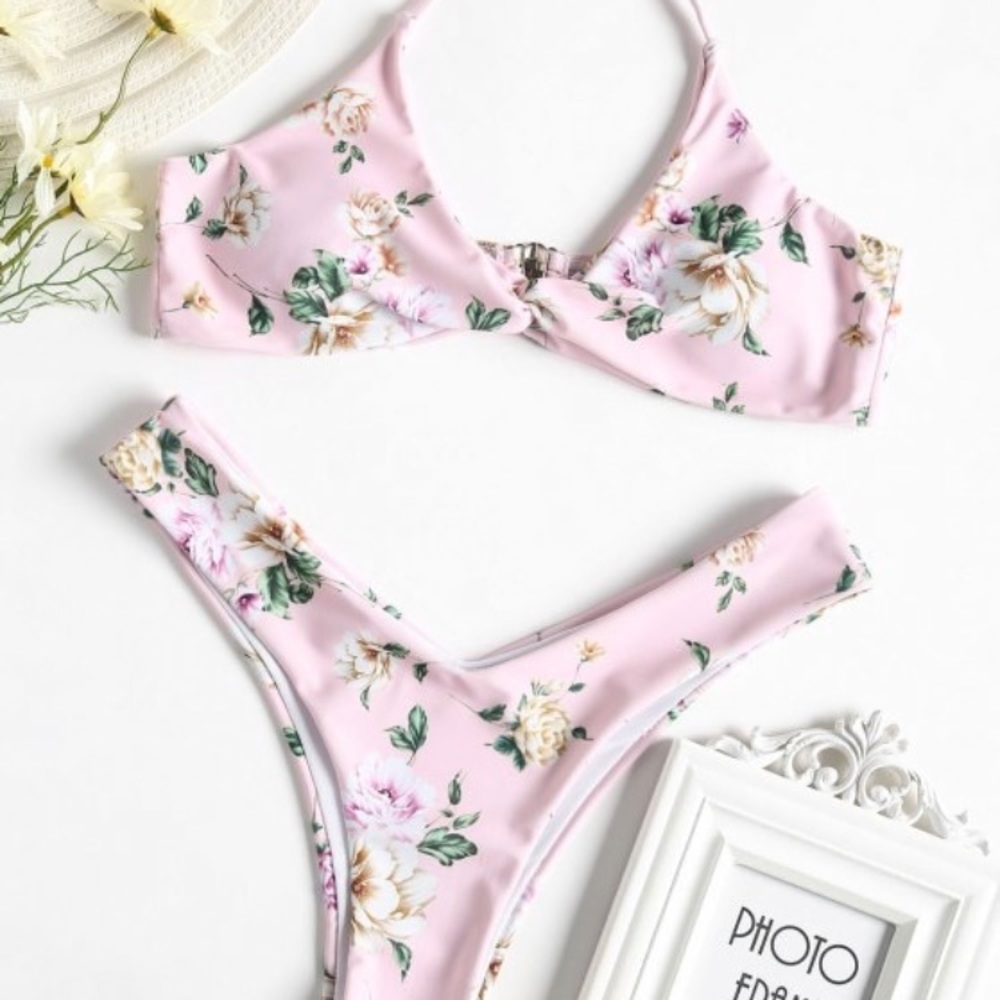 Twist front high leg bikini set
